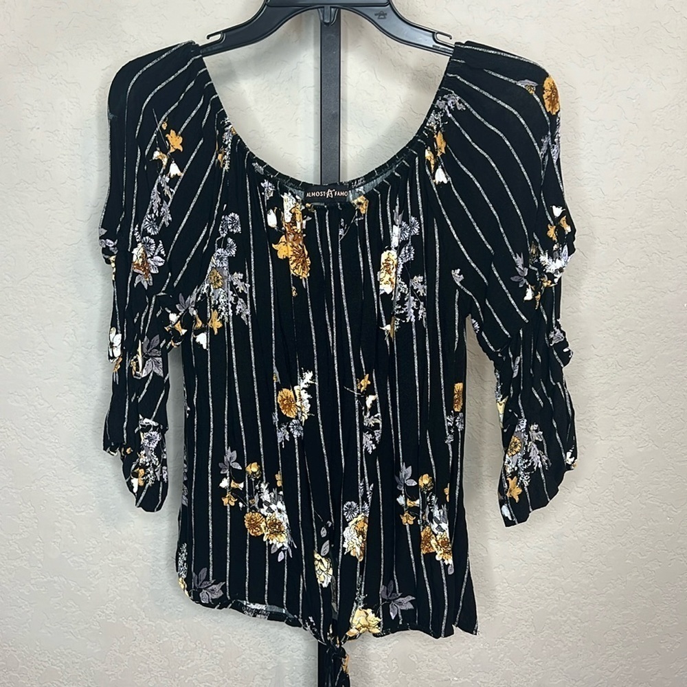 268 - Almost Famous NWOT Black/Yellow Floral Size Medium